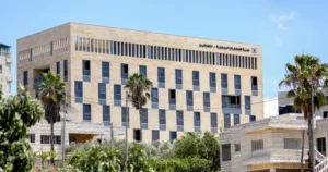 لجنة الانتخابات تبدأ مرحلة النشر والاعتراض على سجل الناخبين السبت المقبل